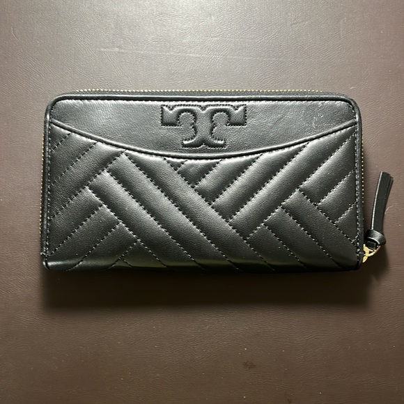 Tory Burch Alexa Zip Continental Wallet in Black - Picture 4 of 6